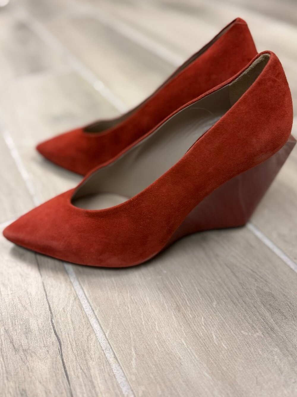 NEW Calvin Klein Collection Red Suede Pointed Pumps, Sculpted Heel, Size 7